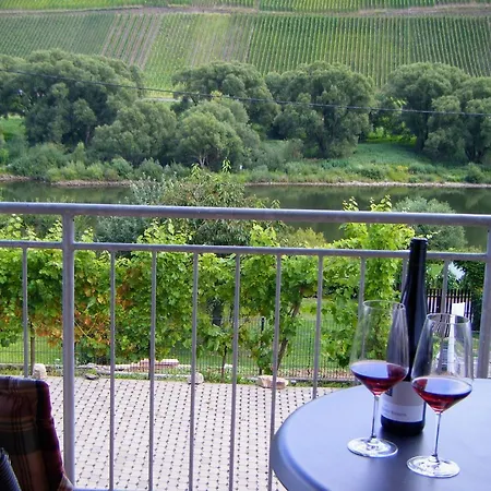 Weingut Arns דירה